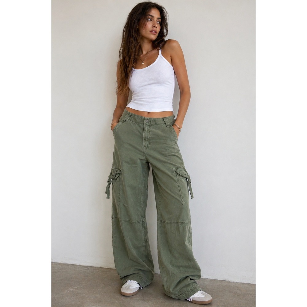 American Eagle Super High-Rise Baggy Wide Leg Cargo Pants Olive Green Size 2S